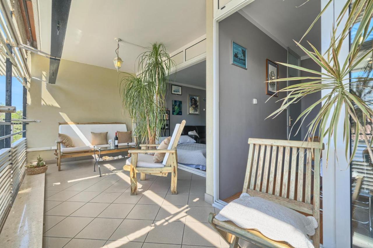 Apartment Bezo1 *