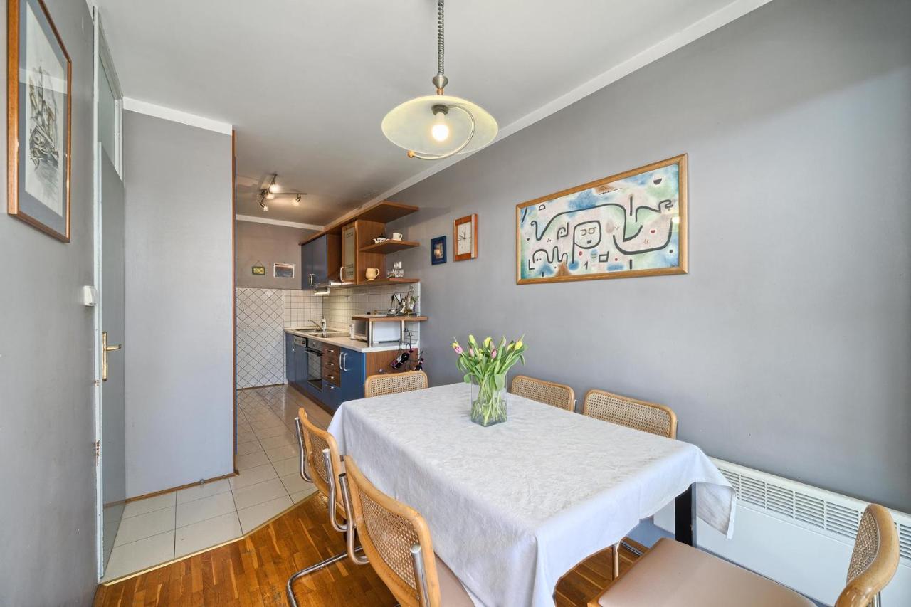 Bezo1 Apartment Split